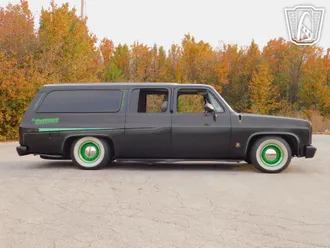 1988 Chevrolet Suburban photo 2