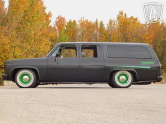 1988 Chevrolet Suburban photo 3