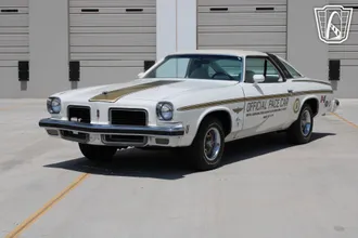 1974 Oldsmobile Cutlass Supreme photo 2