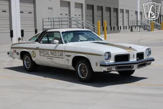 1974 Oldsmobile Cutlass Supreme photo 3