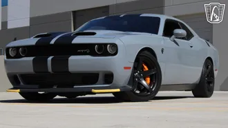 2020 Dodge Challenger photo 3