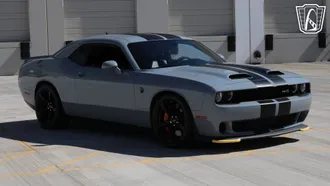 2020 Dodge Challenger photo 4