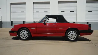 1986 Alfa Romeo Spider photo 6