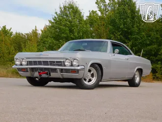 1965 Chevrolet Impala photo 3