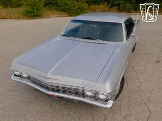 1965 Chevrolet Impala photo 4