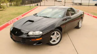 1999 Chevrolet Camaro photo 2