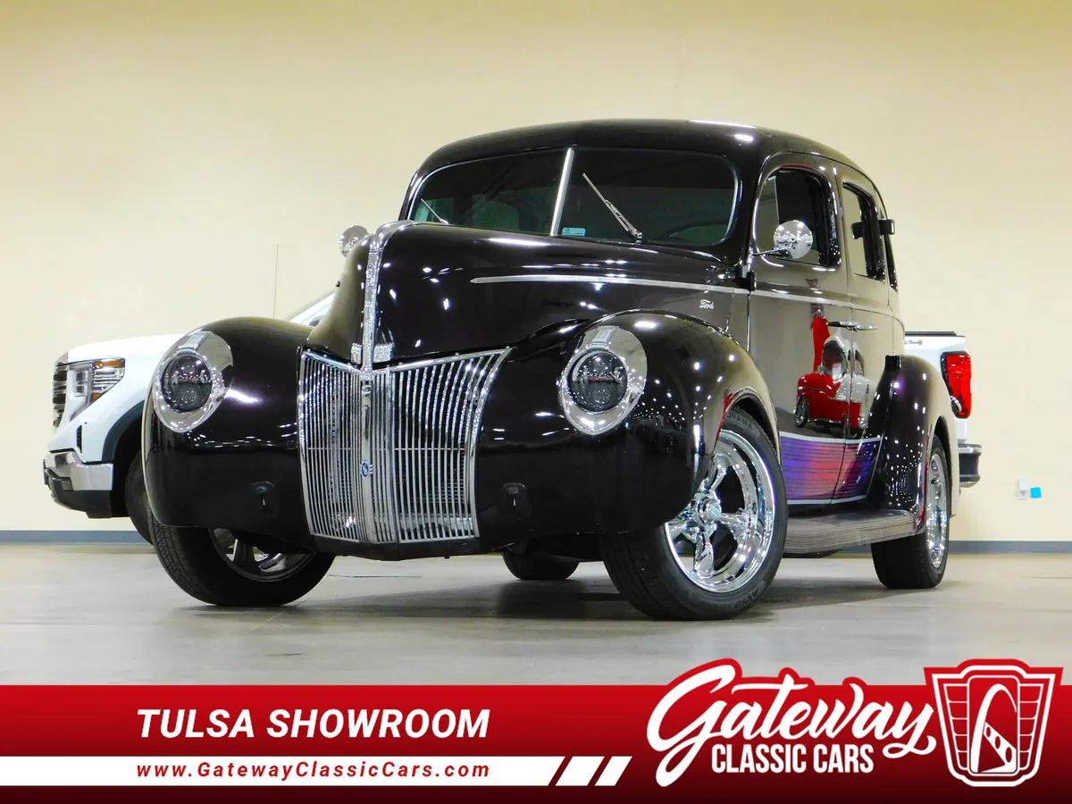 1940 Ford Deluxe Sedan