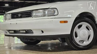 1991 Nissan Sentra photo 3