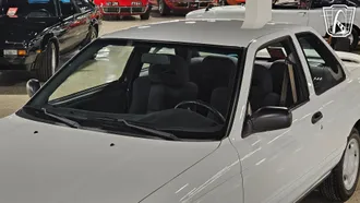 1991 Nissan Sentra photo 6