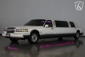 1996 Lincoln Town Car photo 2