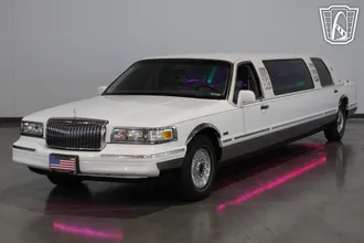 1996 Lincoln Town Car photo 3