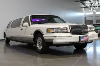 1996 Lincoln Town Car photo 6