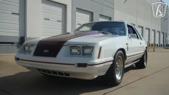 1984 Ford Mustang photo 3