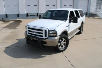 2005 Ford Excursion photo 2