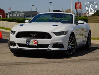 2015 Ford Mustang photo 2