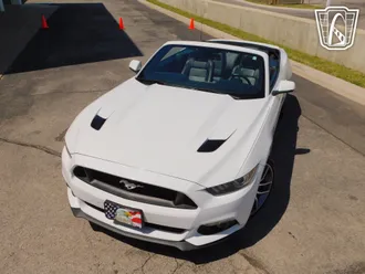 2015 Ford Mustang photo 3