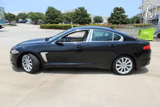 2014 Jaguar XF photo 2