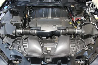 2014 Jaguar XF photo 5