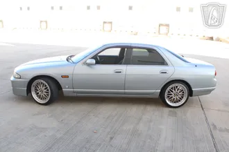 1996 Nissan Skyline photo 2