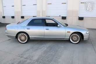 1996 Nissan Skyline photo 4