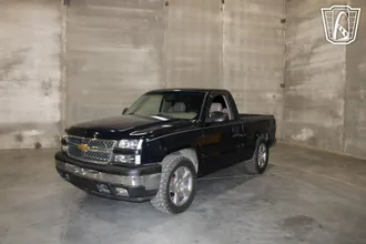 2007 Chevrolet Silverado photo 2
