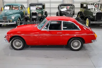 1974 MG B GT photo 6