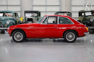 1974 MG B GT photo 7
