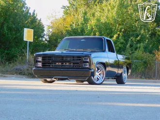 1985 Chevrolet C10 photo 2