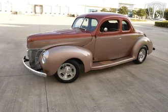 1940 Ford Deluxe photo 2