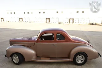 1940 Ford Deluxe photo 3