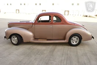 1940 Ford Deluxe photo 4