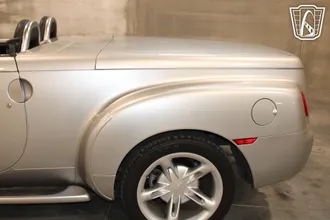 2004 Chevrolet SSR photo 3