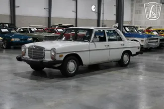 1974 Mercedes-Benz 115 photo 2