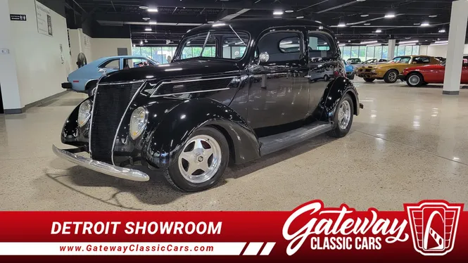 1937 Ford Sedan