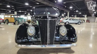 1937 Ford Sedan photo 4