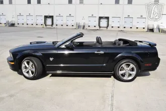2009 Ford Mustang photo 3