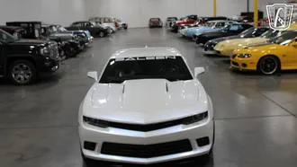 2014 Chevrolet Camaro photo 2