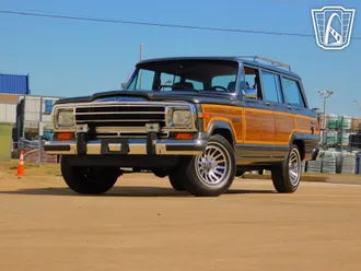 1989 Jeep Grand Wagoneer photo 2