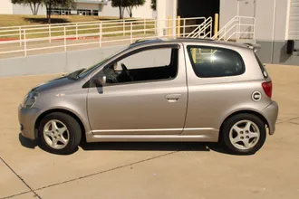 2000 Toyota Vitz photo 5