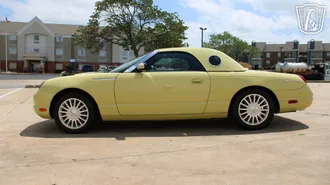 2005 Ford Thunderbird photo 3