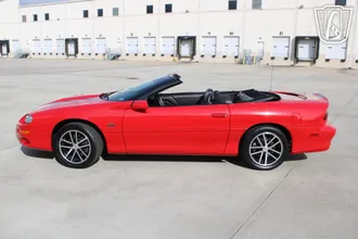 2002 Chevrolet Camaro photo 2