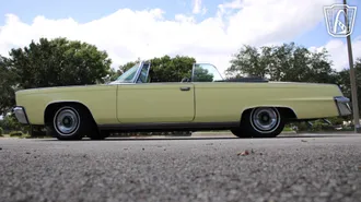1965 Chrysler Imperial photo 5