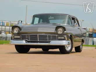 1957 Ford Custom photo 3