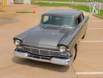1957 Ford Custom photo 4