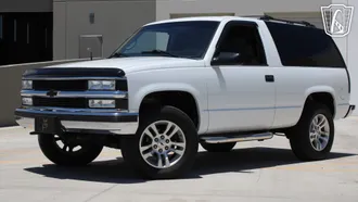 1999 Chevrolet Tahoe photo 2