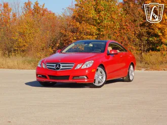 2010 Mercedes-Benz E-Class photo 2