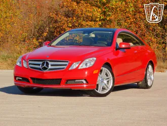 2010 Mercedes-Benz E-Class photo 3