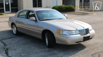 2002 Lincoln Town Car photo 4