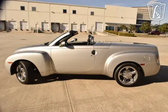 2006 Chevrolet SSR photo 2