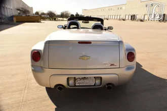 2006 Chevrolet SSR photo 3